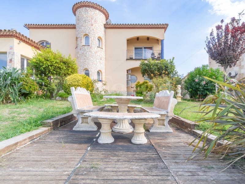 4 quarto Moradia para venda em Empuriabrava com piscina garagem - 1 995 000 € (Ref: 10050025)