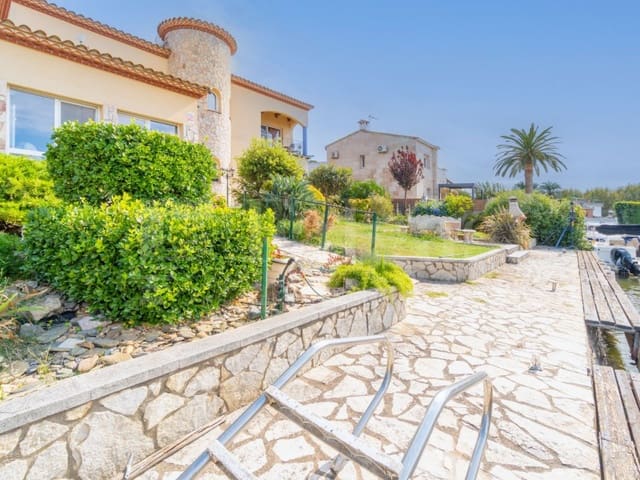 4 quarto Moradia para venda em Empuriabrava, Castelló d'Empúries com piscina garagem - 1 995 000 € (Ref: 10050025)