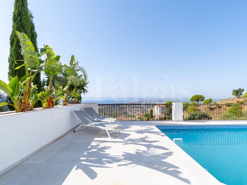 4 chambre Villa/Maison à vendre à Roses avec piscine garage - 880 000 € (Ref: 10075478)