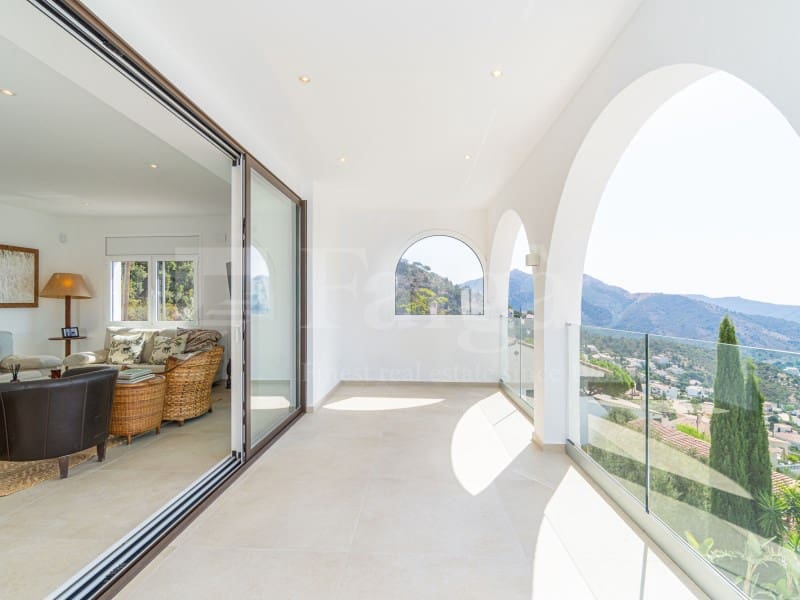4 chambre Villa/Maison à vendre à Roses avec piscine garage - 880 000 € (Ref: 10075478)