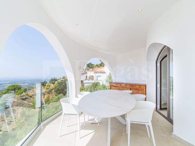 4 chambre Villa/Maison à vendre à Roses avec piscine garage - 880 000 € (Ref: 10075478)