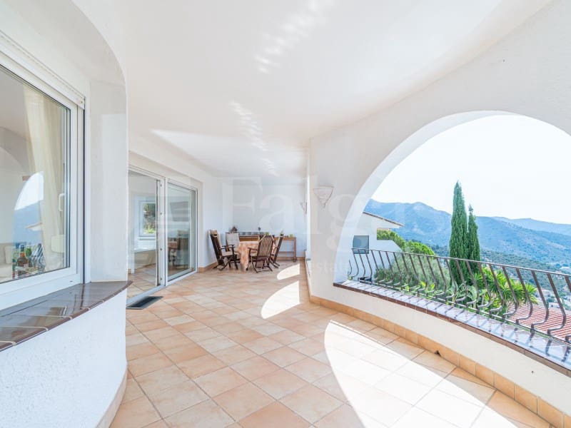 4 chambre Villa/Maison à vendre à Roses avec piscine garage - 880 000 € (Ref: 10075478)