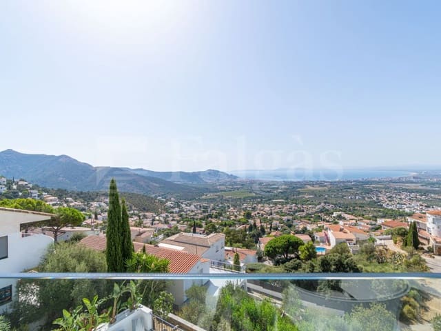 4 chambre Villa/Maison à vendre à Roses avec piscine garage - 880 000 € (Ref: 10075478)