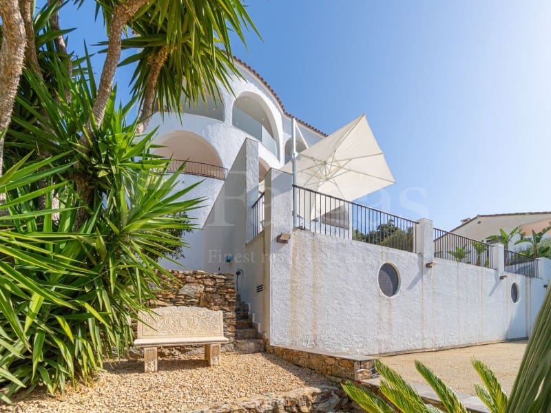 4 chambre Villa/Maison à vendre à Roses avec piscine garage - 880 000 € (Ref: 10075478)