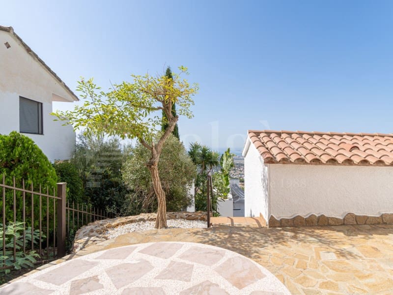 4 chambre Villa/Maison à vendre à Roses avec piscine garage - 880 000 € (Ref: 10075478)