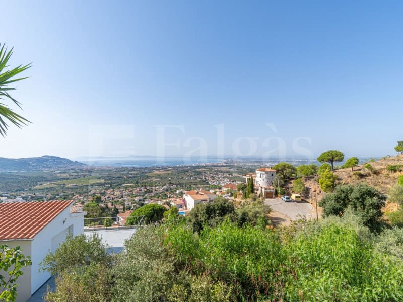 4 chambre Villa/Maison à vendre à Roses avec piscine garage - 880 000 € (Ref: 10075478)