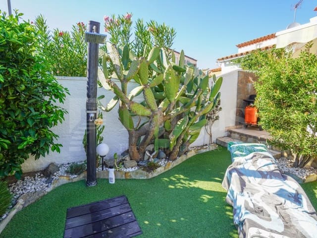 2 sovrum Hus till salu i Empuriabrava, Castelló d'Empúries med garage - 245 000 € (Ref: 10081062)