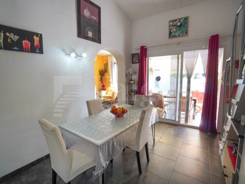 2 sovrum Hus till salu i Empuriabrava med garage - 245 000 € (Ref: 10081062)