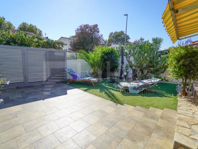 2 sovrum Hus till salu i Empuriabrava, Castelló d'Empúries med garage - 245 000 € (Ref: 10081062)