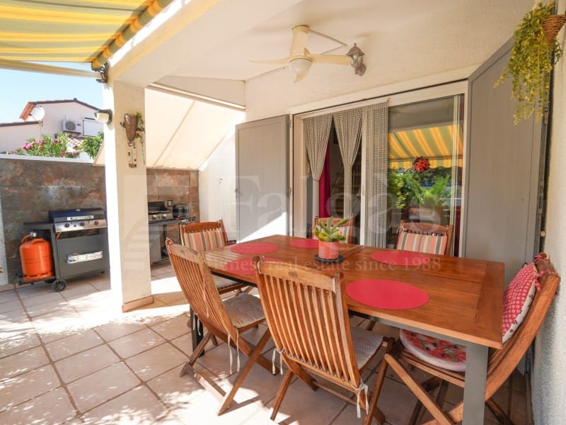 2 sovrum Hus till salu i Empuriabrava med garage - 245 000 € (Ref: 10081062)