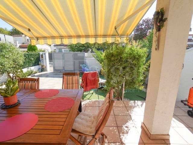 2 sovrum Hus till salu i Empuriabrava, Castelló d'Empúries med garage - 245 000 € (Ref: 10081062)