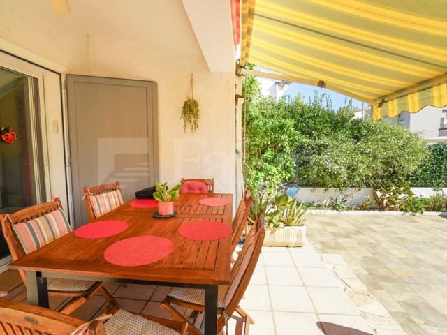 2 sovrum Hus till salu i Empuriabrava, Castelló d'Empúries med garage - 245 000 € (Ref: 10081062)