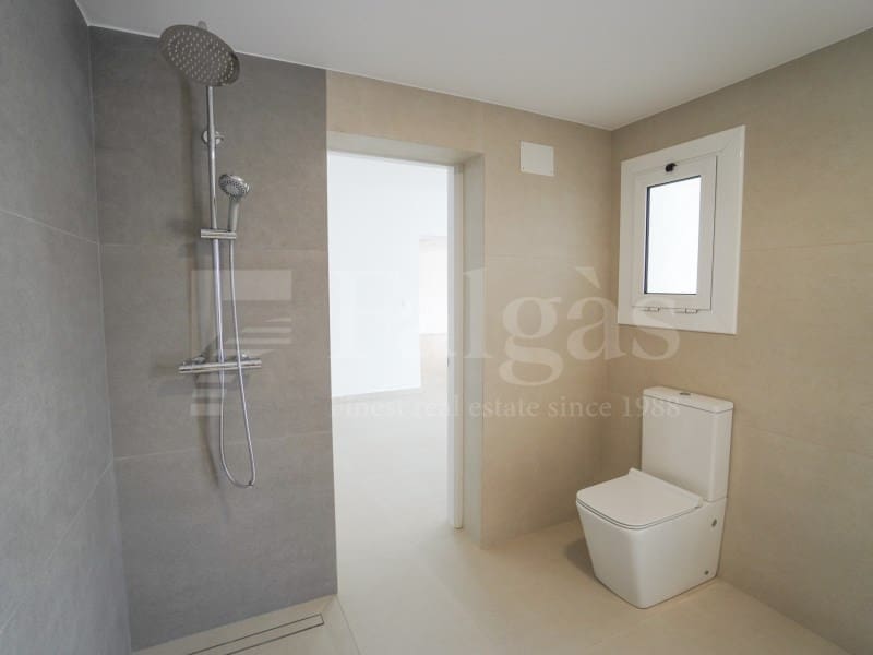 3 slaapkamer Villa te koop in Empuriabrava met zwembad garage - € 975.000 (Ref: 10086047)