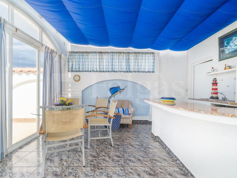 3 slaapkamer Villa te koop in Empuriabrava met zwembad garage - € 950.000 (Ref: 10094373)