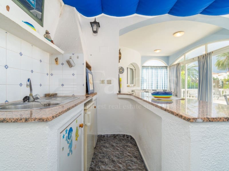 3 slaapkamer Villa te koop in Empuriabrava met zwembad garage - € 950.000 (Ref: 10094373)