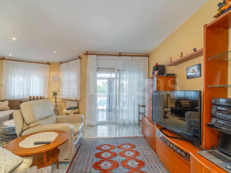 3 slaapkamer Villa te koop in Empuriabrava met zwembad garage - € 950.000 (Ref: 10094373)
