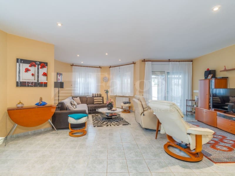 3 slaapkamer Villa te koop in Empuriabrava met zwembad garage - € 950.000 (Ref: 10094373)