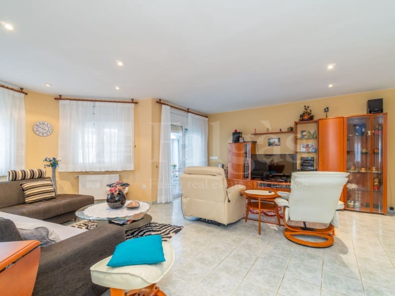 3 slaapkamer Villa te koop in Empuriabrava met zwembad garage - € 950.000 (Ref: 10094373)