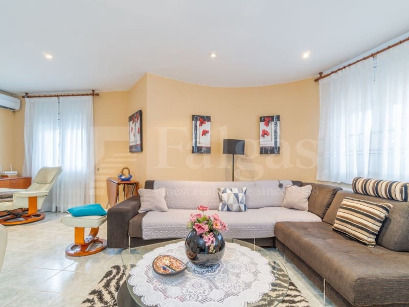 3 slaapkamer Villa te koop in Empuriabrava met zwembad garage - € 950.000 (Ref: 10094373)