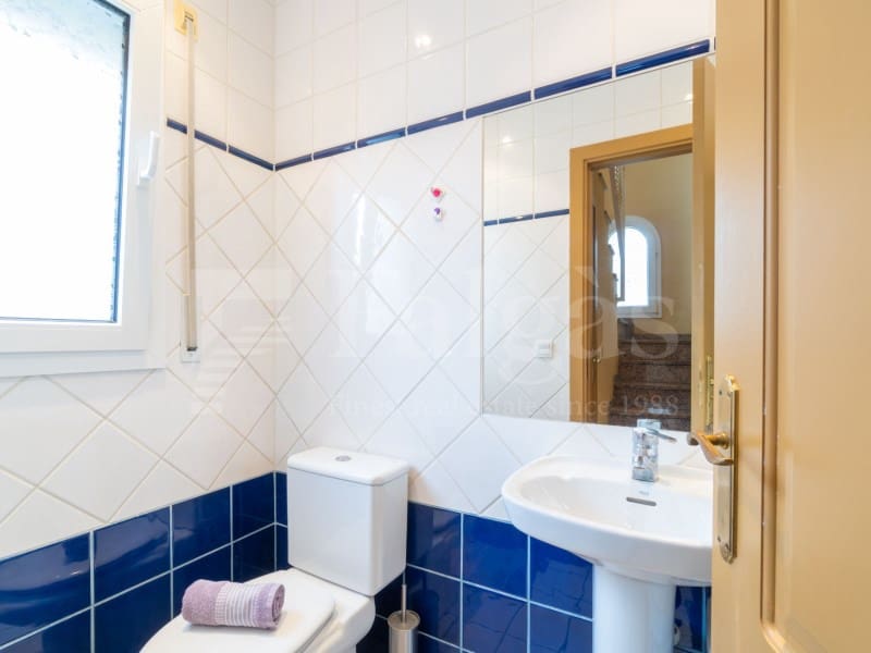 3 slaapkamer Villa te koop in Empuriabrava met zwembad garage - € 950.000 (Ref: 10094373)