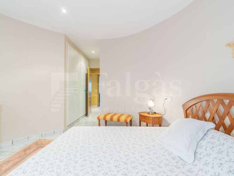 3 slaapkamer Villa te koop in Empuriabrava met zwembad garage - € 950.000 (Ref: 10094373)
