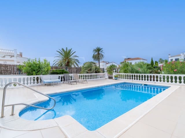 3 slaapkamer Villa te koop in Empuriabrava, Castelló d'Empúries met zwembad garage - € 950.000 (Ref: 10094373)