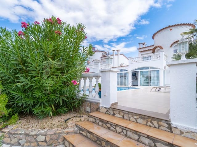 3 slaapkamer Villa te koop in Empuriabrava, Castelló d'Empúries met zwembad garage - € 950.000 (Ref: 10094373)