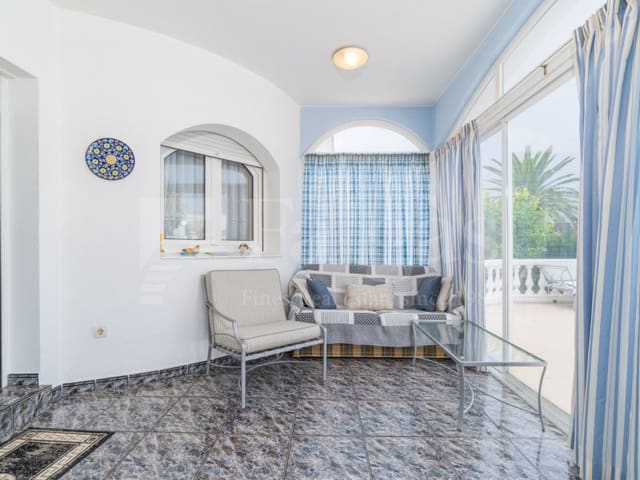 3 slaapkamer Villa te koop in Empuriabrava, Castelló d'Empúries met zwembad garage - € 950.000 (Ref: 10094373)