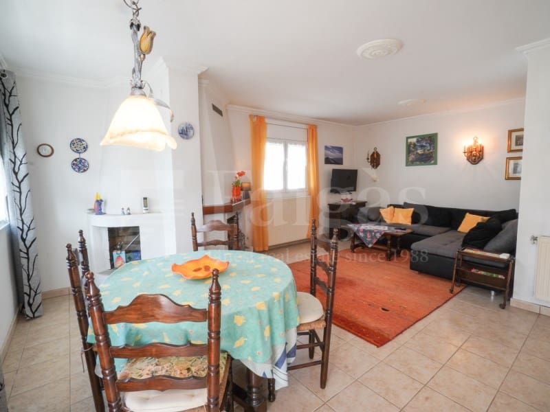6 slaapkamer Villa te koop in Empuriabrava met zwembad garage - € 535.000 (Ref: 10098289)