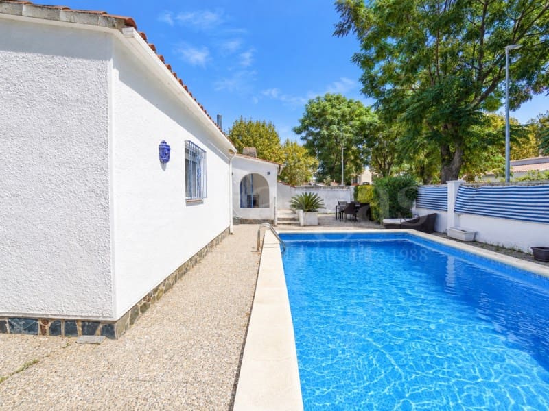 6 slaapkamer Villa te koop in Empuriabrava met zwembad garage - € 535.000 (Ref: 10098289)
