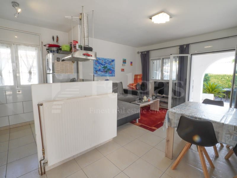 6 slaapkamer Villa te koop in Empuriabrava met zwembad garage - € 535.000 (Ref: 10098289)