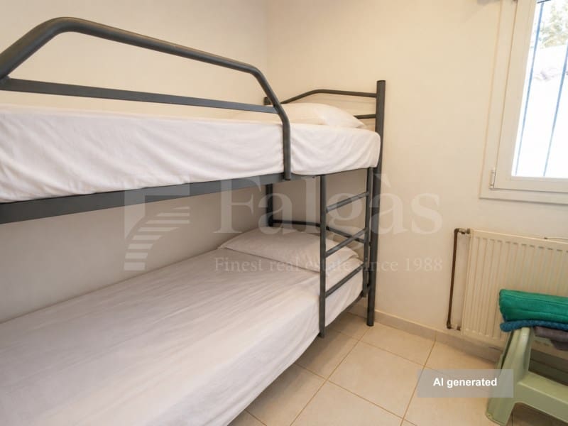 6 slaapkamer Villa te koop in Empuriabrava met zwembad garage - € 535.000 (Ref: 10098289)