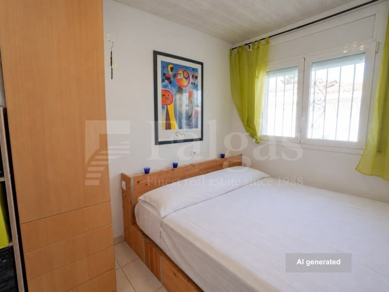 6 slaapkamer Villa te koop in Empuriabrava met zwembad garage - € 535.000 (Ref: 10098289)