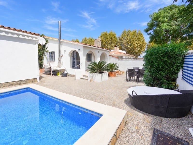 6 slaapkamer Villa te koop in Empuriabrava met zwembad garage - € 535.000 (Ref: 10098289)