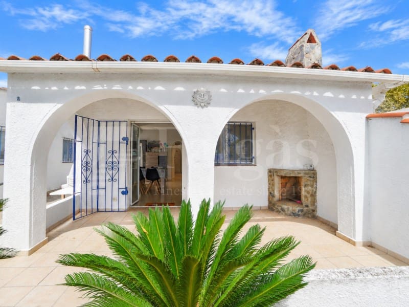 6 slaapkamer Villa te koop in Empuriabrava met zwembad garage - € 535.000 (Ref: 10098289)
