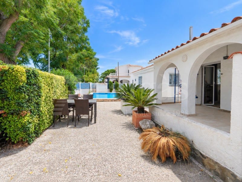 6 slaapkamer Villa te koop in Empuriabrava met zwembad garage - € 535.000 (Ref: 10098289)