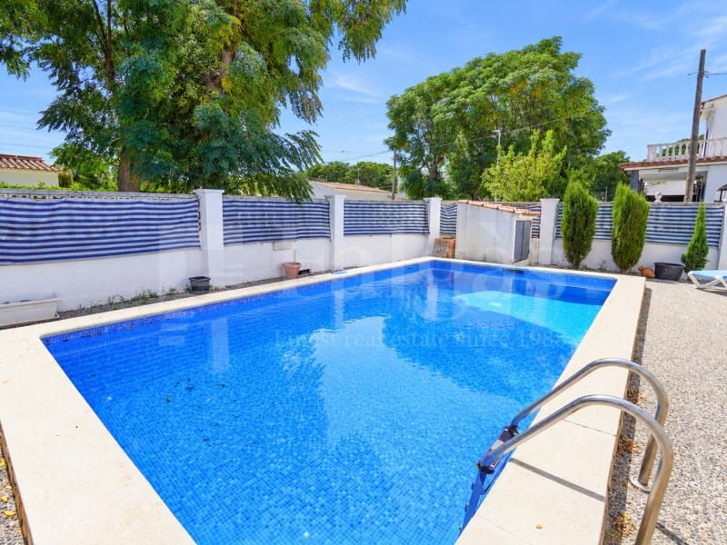 6 slaapkamer Villa te koop in Empuriabrava met zwembad garage - € 535.000 (Ref: 10098289)