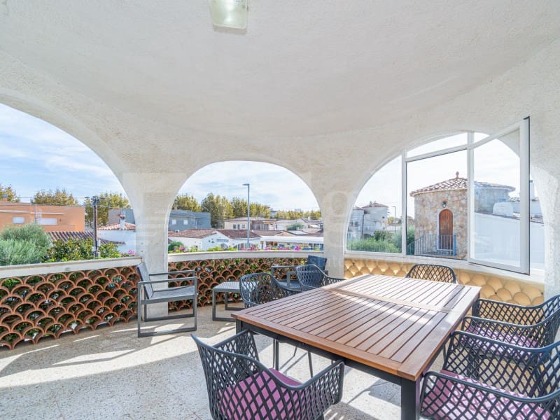 2 quarto Apartamento para venda em Empuriabrava com garagem - 230 000 € (Ref: 10100161)