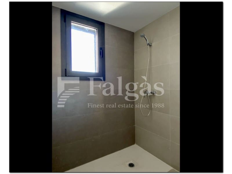 4 chambre Villa/Maison Semi-Mitoyenne à vendre à Empuriabrava avec piscine - 725 000 € (Ref: 10139402)