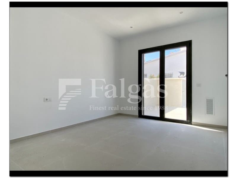 4 chambre Villa/Maison Semi-Mitoyenne à vendre à Empuriabrava avec piscine - 725 000 € (Ref: 10139402)