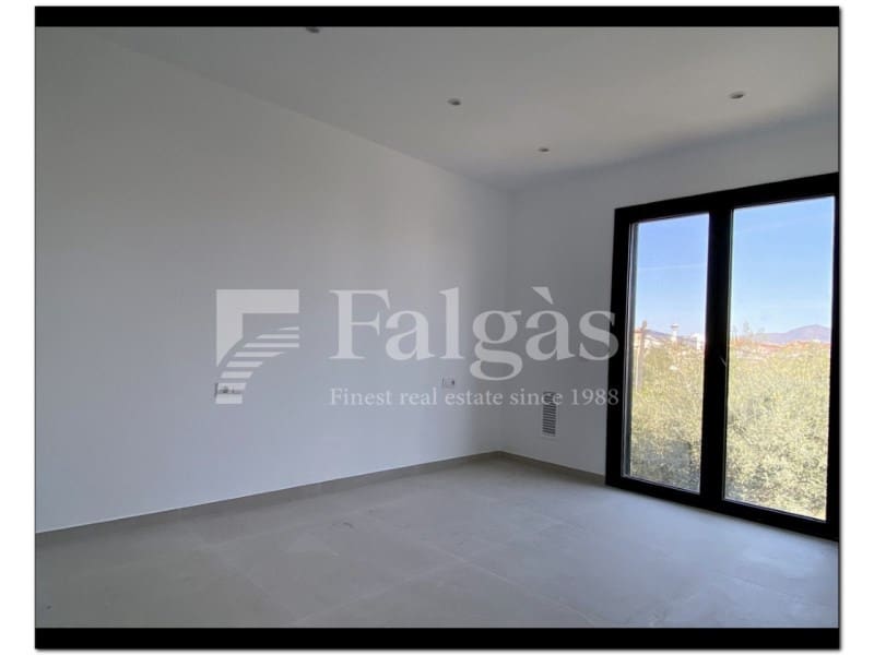 4 chambre Villa/Maison Semi-Mitoyenne à vendre à Empuriabrava avec piscine - 725 000 € (Ref: 10139402)