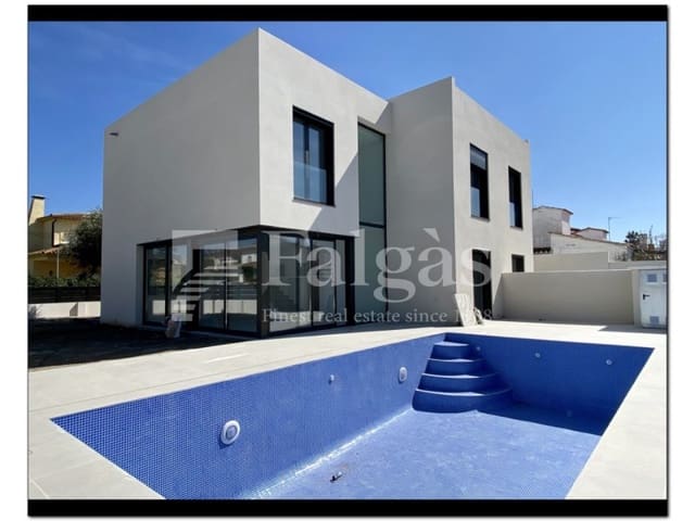 4 quarto Moradia Geminada para venda em Empuriabrava, Castelló d'Empúries com piscina - 725 000 € (Ref: 10139402)