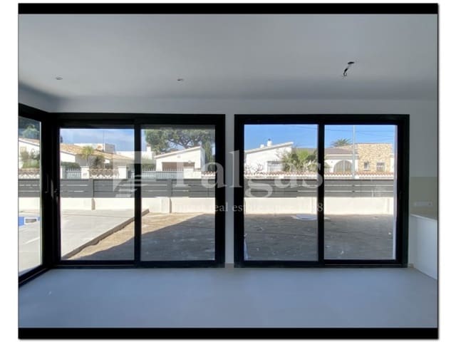 4 quarto Moradia Geminada para venda em Empuriabrava, Castelló d'Empúries com piscina - 725 000 € (Ref: 10139402)