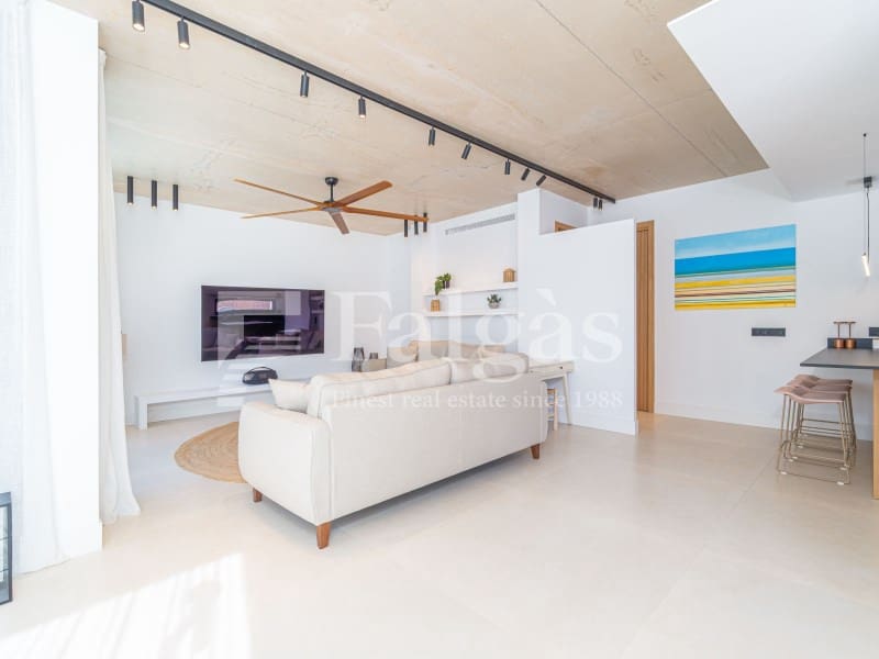 3 bedroom Villa for sale in Empuriabrava with pool garage - € 790,000 (Ref: 10142359)