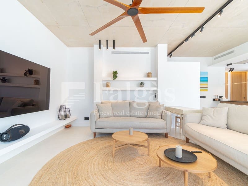 3 bedroom Villa for sale in Empuriabrava with pool garage - € 790,000 (Ref: 10142359)