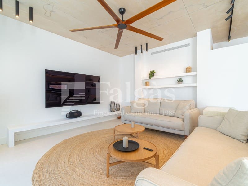 3 bedroom Villa for sale in Empuriabrava with pool garage - € 790,000 (Ref: 10142359)