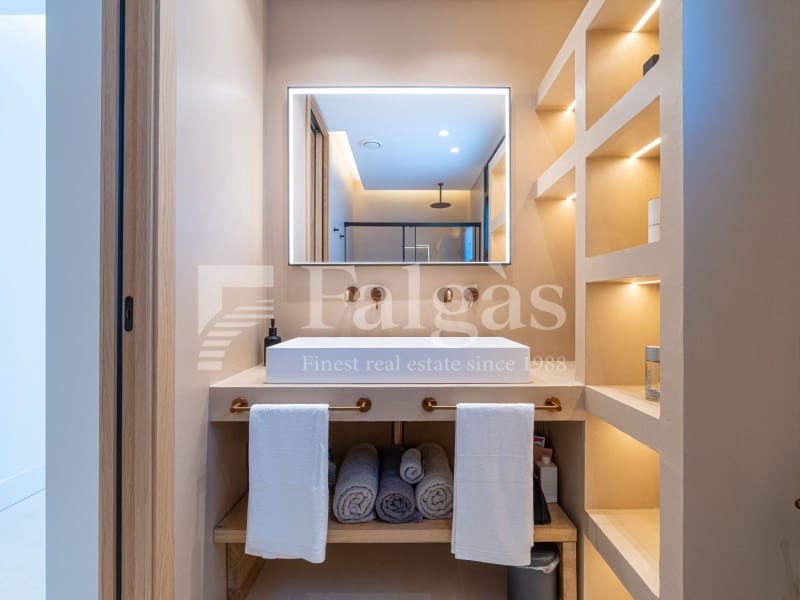3 bedroom Villa for sale in Empuriabrava with pool garage - € 790,000 (Ref: 10142359)