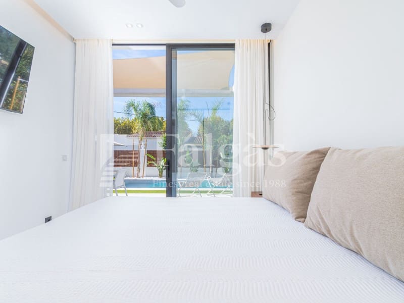 3 bedroom Villa for sale in Empuriabrava with pool garage - € 790,000 (Ref: 10142359)