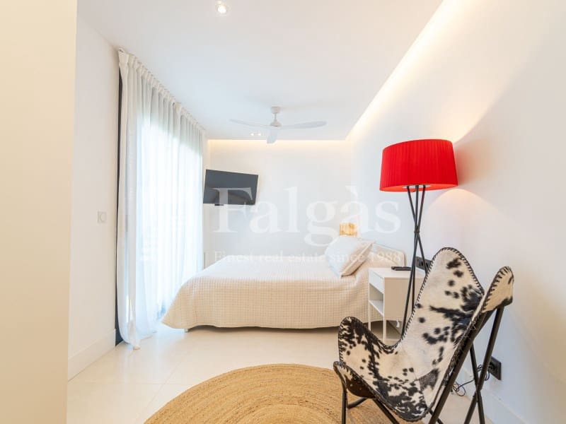 3 bedroom Villa for sale in Empuriabrava with pool garage - € 790,000 (Ref: 10142359)