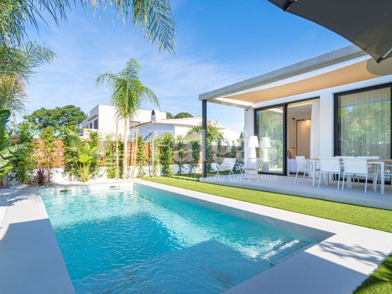 3 bedroom Villa for sale in Empuriabrava with pool garage - € 790,000 (Ref: 10142359)